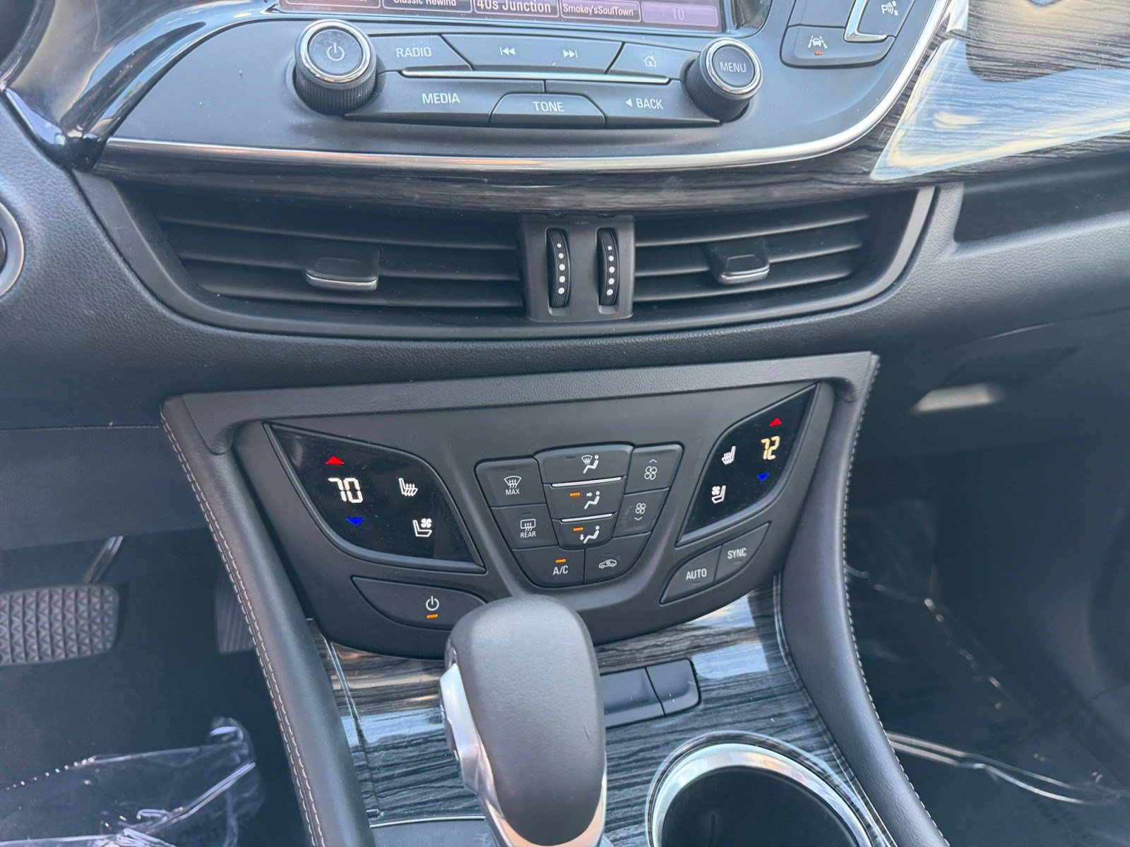 Used 2018 Buick Envision Premium w/ Driver Confidence Package AWD/4WD image 12