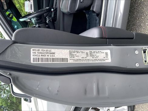 Used 2023 Dodge Durango R/T AWD/4WD image 33