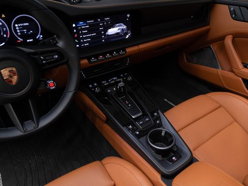 Certified 2026 Porsche 911 Targa 4 GTS AWD/4WD image 6