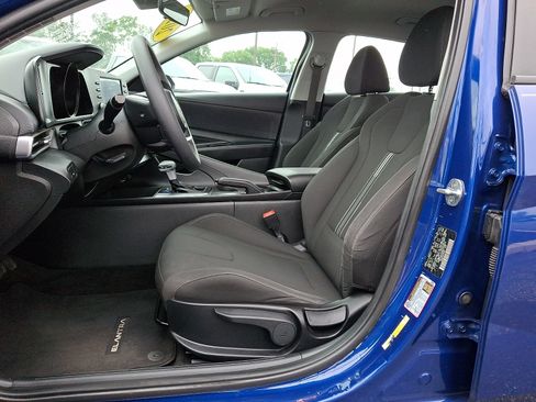Used 2021 Hyundai Elantra SEL FWD image 13