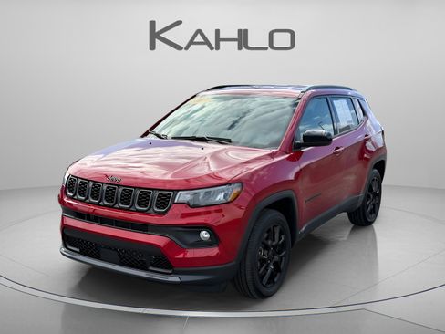 Used 2025 Jeep Compass Latitude w/ Altitude Special Edition image 1