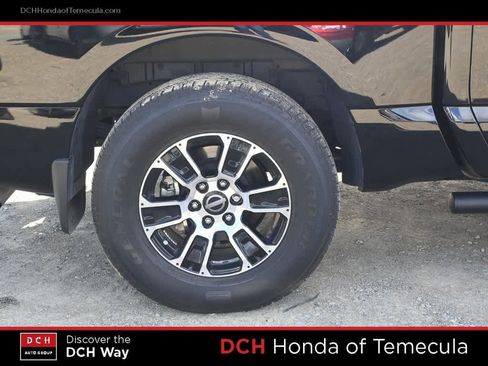 Used 2024 Nissan Titan SV w/ SV Convenience Package image 22