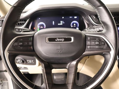 Used 2022 Jeep Grand Cherokee L Limited AWD/4WD image 3
