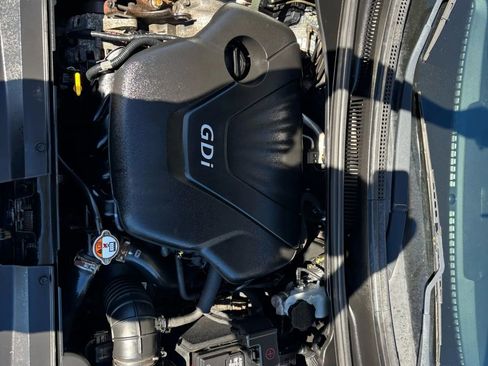 Used 2015 Hyundai Veloster image 33