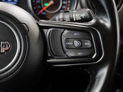 Used 2020 Jeep Wrangler Sport AWD/4WD image 34