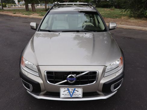 Used 2011 Volvo XC70 T6 image 12