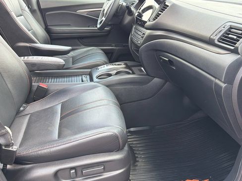 Used 2023 Honda Passport TrailSport image 14