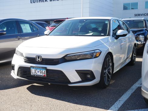 Used 2024 Honda Civic Touring image 3