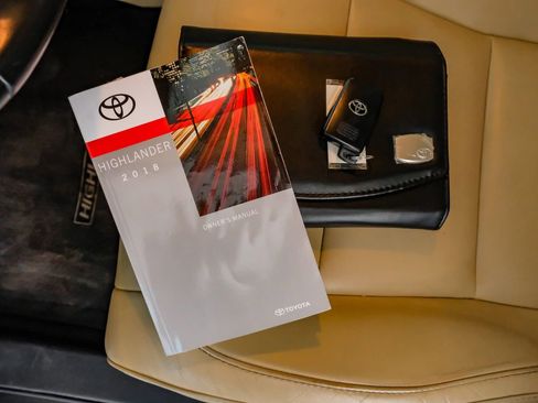 Used 2018 Toyota Highlander XLE image 63