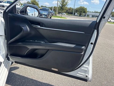 Used 2019 Toyota Camry LE FWD image 13