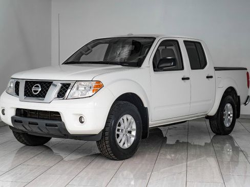 Used 2018 Nissan Frontier SV w/ Value Truck Package image 4