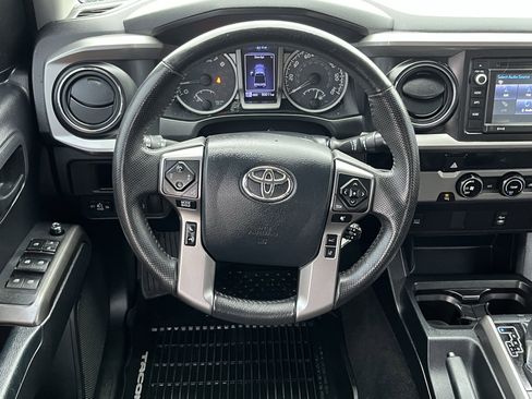 Used 2018 Toyota Tacoma SR5 image 13
