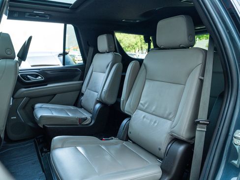 Used 2021 Chevrolet Tahoe Z71 w/ Z71 Signature Package AWD/4WD image 18