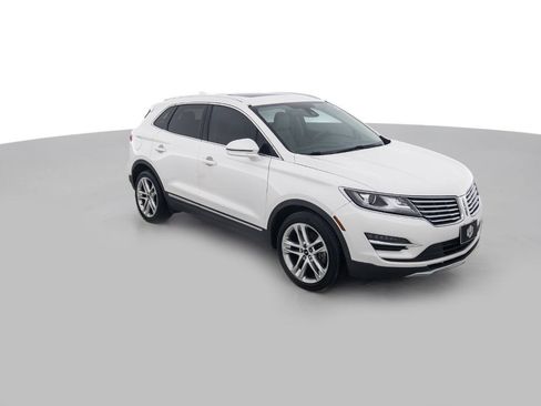 Used 2017 Lincoln MKC Reserve w/ Lincoln MKC Climate Package AWD/4WD image 3
