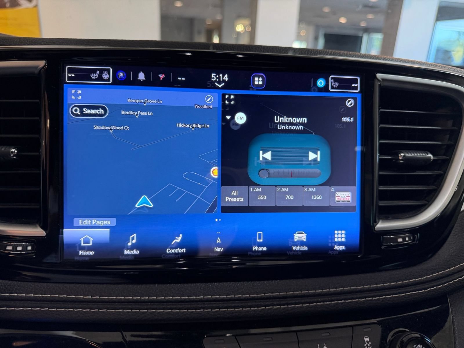 Used 2025 Chrysler Pacifica Limited FWD image 20