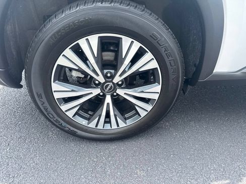 Used 2023 Nissan Rogue SV AWD/4WD image 13