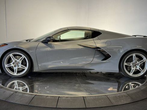 Used 2024 Chevrolet Corvette Stingray Premium Cpe w/ Z51 Performance Package RWD image 20