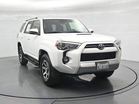 Used 2022 Toyota 4Runner TRD Off-Road Premium AWD/4WD image 24