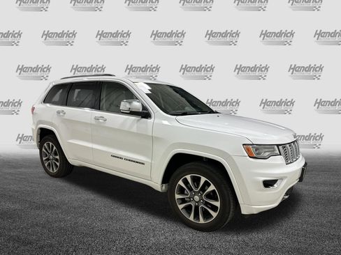 Used 2017 Jeep Grand Cherokee Overland image 2