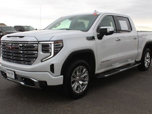 Used 2024 GMC Sierra 1500 Denali w/ Technology Package AWD/4WD image 9