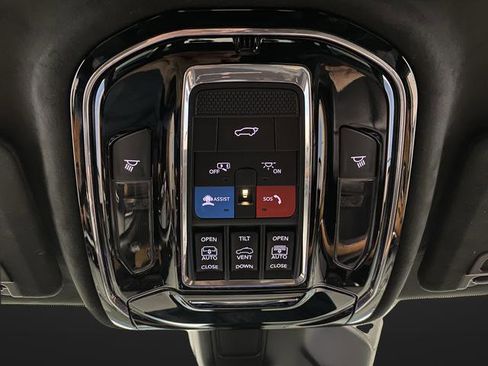 Used 2023 Jeep Grand Cherokee L Summit image 28
