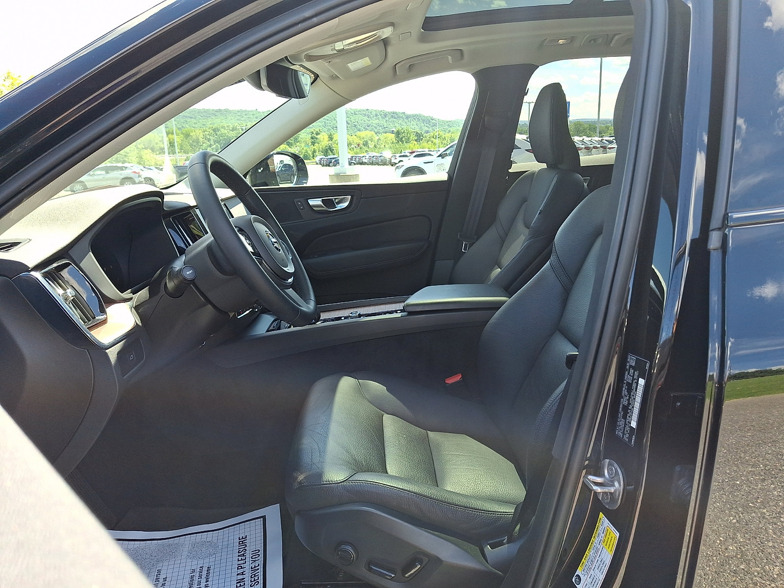 Certified 2024 Volvo XC60 B5 Plus w/ Protection Package Premier AWD/4WD image 13