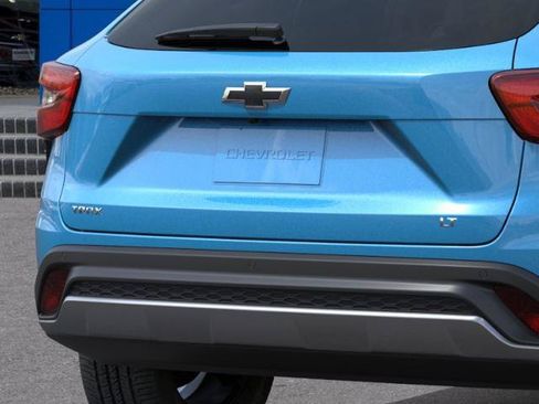New 2026 Chevrolet Trax LT w/ Driver Confidence Package FWD image 38