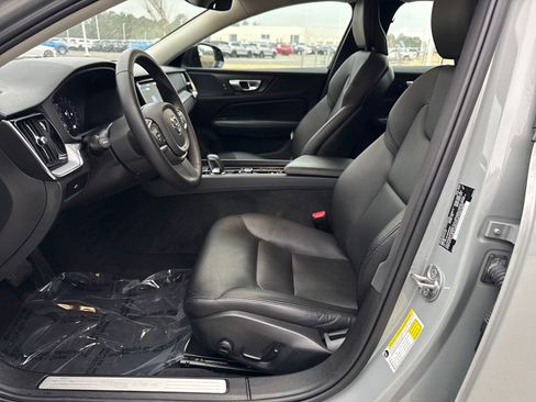 Used 2025 Volvo S60 B5 Core image 13