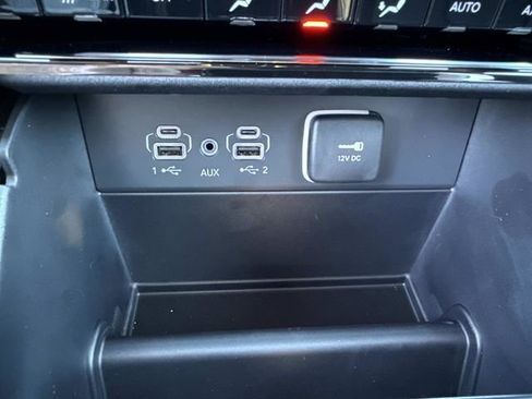 New 2025 Jeep Grand Cherokee Limited w/ Black Appearance Package image 27