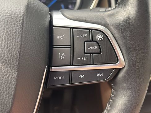 Used 2021 Toyota Highlander Platinum AWD/4WD image 24