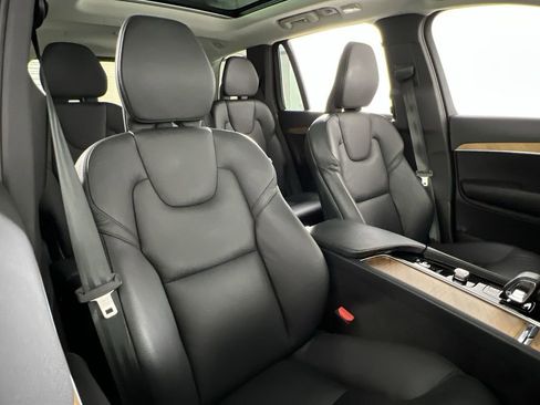 Used 2024 Volvo XC90 B5 Plus image 27