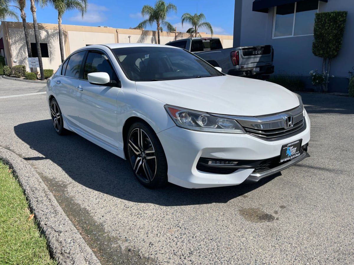 Used 2017 Honda Accord Sport image 3