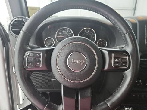 Certified 2017 Jeep Wrangler Unlimited Sahara AWD/4WD image 24