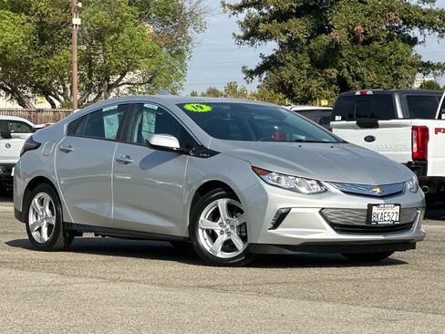 Used 2019 Chevrolet Volt LT image 2