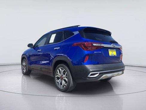 Used 2021 Kia Seltos SX w/ SX Sunroof Package AWD/4WD image 3
