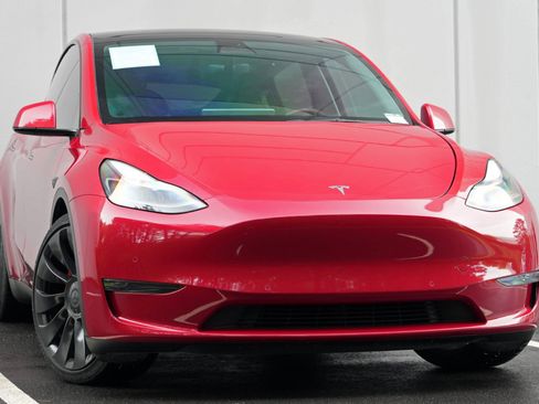 Used 2022 Tesla Model Y Performance AWD/4WD image 2