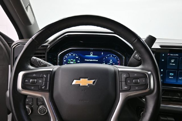 Used 2025 Chevrolet Silverado 2500 LT w/ Convenience Package AWD/4WD image 12