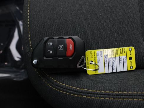 Used 2025 Jeep Wrangler Unlimited Sahara w/ Safety Group AWD/4WD image 7
