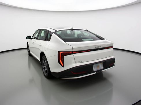 Used 2025 Kia K4 LXS image 6