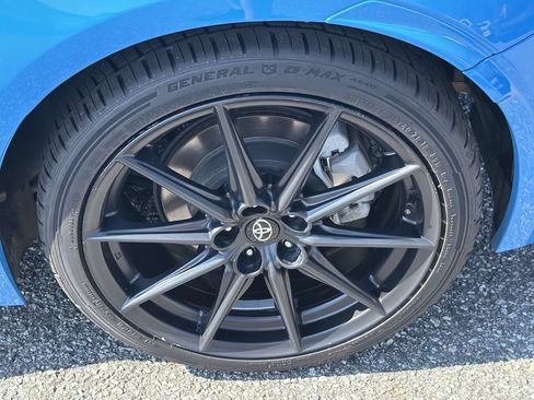 Used 2022 Toyota GR86 Premium w/ ALL Weather Mat Package (TMS) RWD image 17