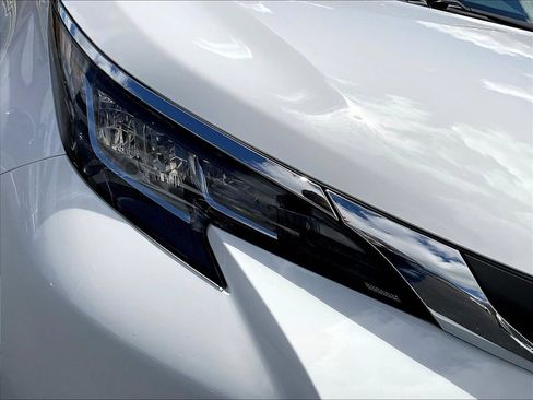 Used 2021 Toyota Sienna LE FWD image 32