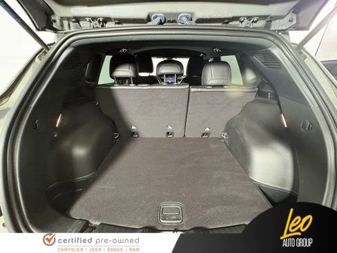 Used 2023 Jeep Compass Latitude AWD/4WD image 10