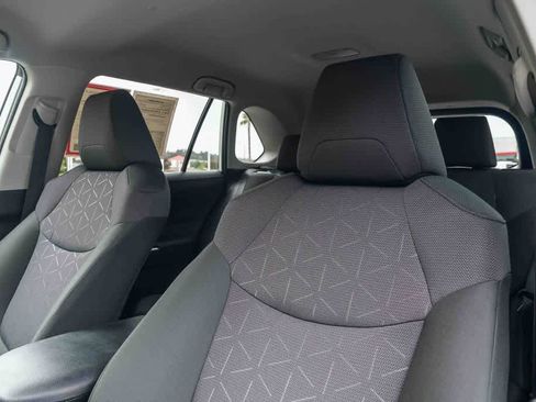 Certified 2025 Toyota RAV4 XLE FWD image 17