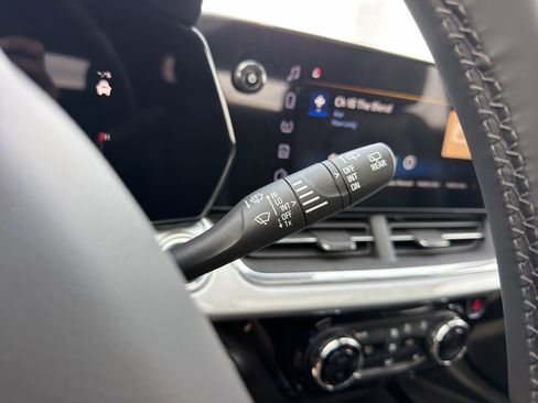 New 2026 Chevrolet Trax LT w/ Sunroof Package image 18