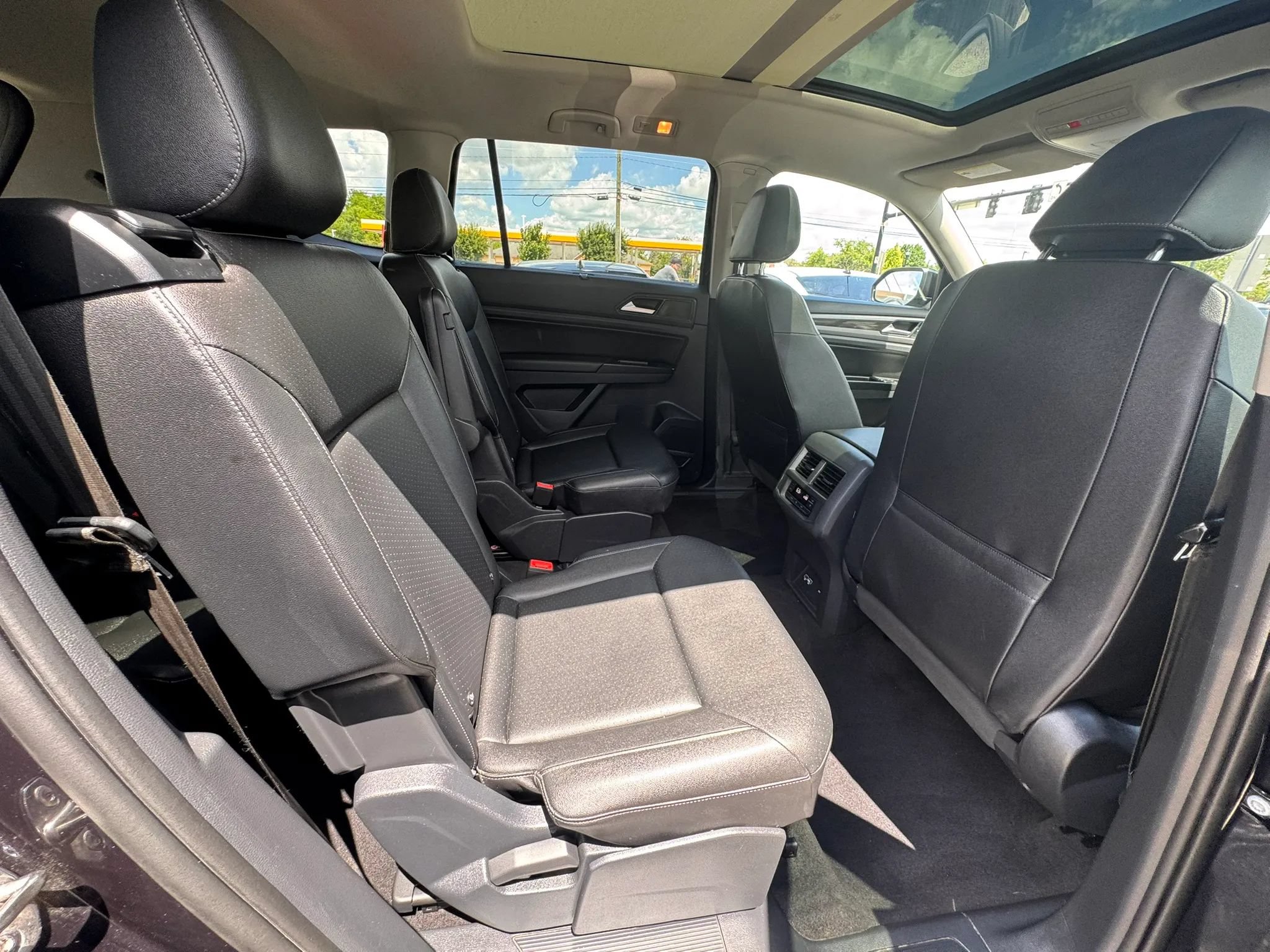 Used 2020 Volkswagen Atlas SE w/ Panoramic Sunroof Package FWD image 24