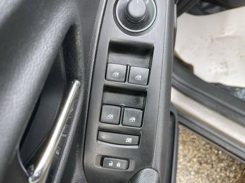 Used 2022 Chevrolet Trax LT w/ Sport Edition image 10