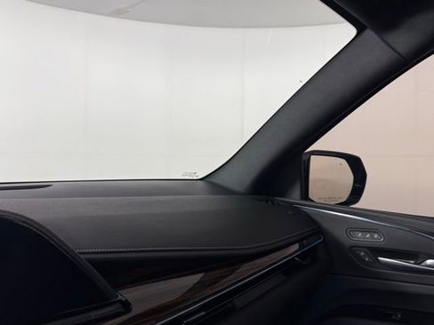 Used 2023 Cadillac Escalade Premium Luxury image 16