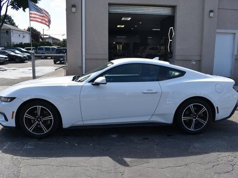 Used 2024 Ford Mustang Coupe image 9