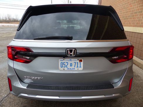 Used 2025 Honda Odyssey EX-L image 8