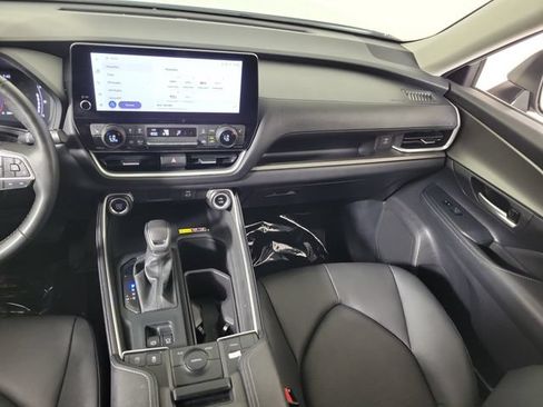Used 2025 Toyota Grand Highlander FWD image 17